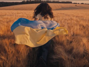 „Bratnie niebo - Modlitwa dla Ukrainy”. Instytut Dialogu JP2 nagrał poruszający utwór na rocznicę wojny [video]